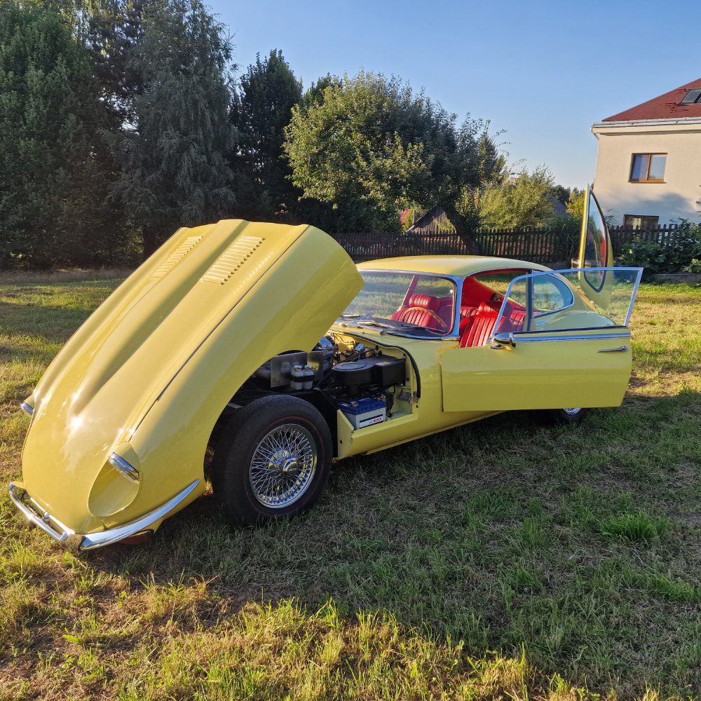 Jaguar E-Type 1 serie 4,2 2+2 rv.1968 po Renovaci