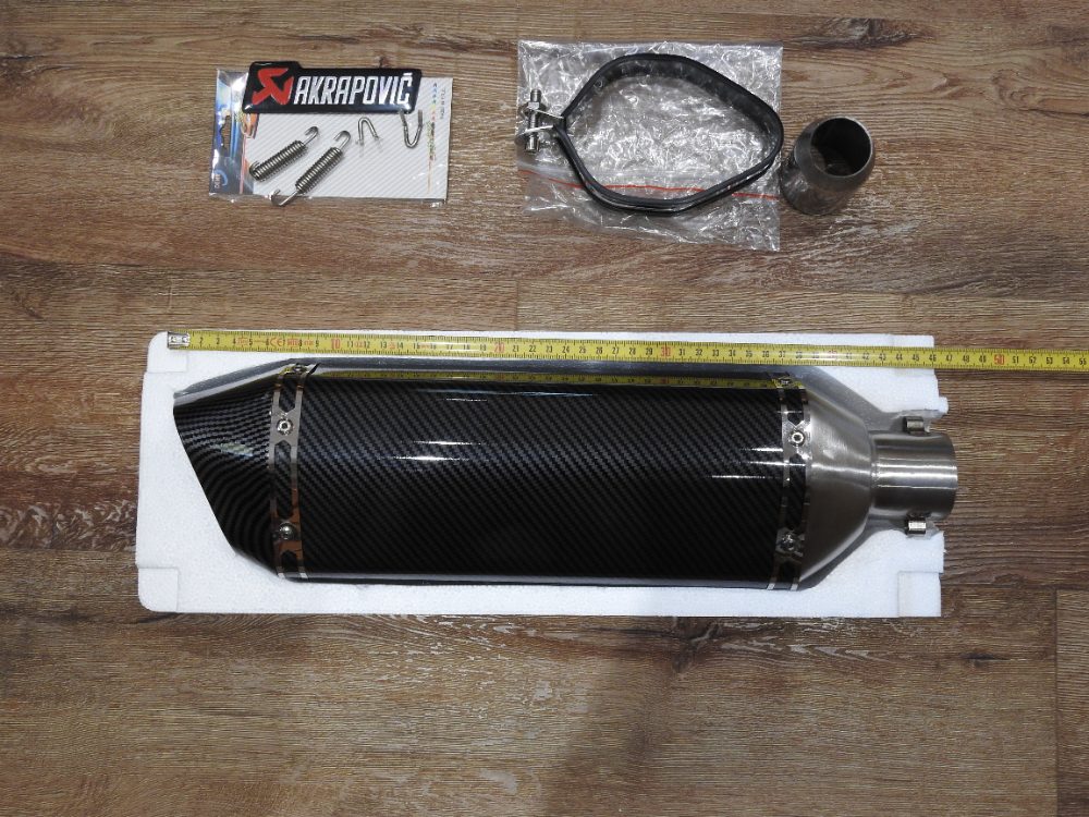 Laděný výfuk Akrapovič carbon velký Nový Laděný výfuk Akrapovič carbon velký Nový