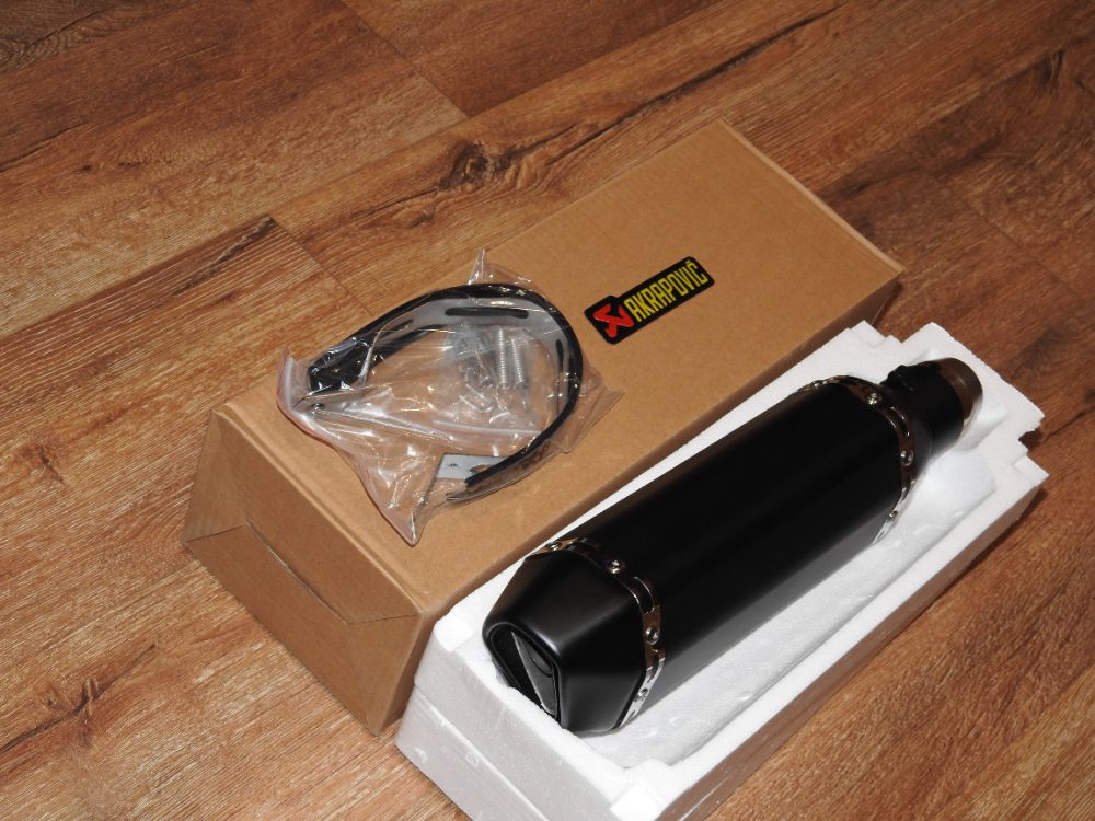 Laděný výfuk Akrapovič černý mat Nový Laděný výfuk Akrapovič černý mat Nový