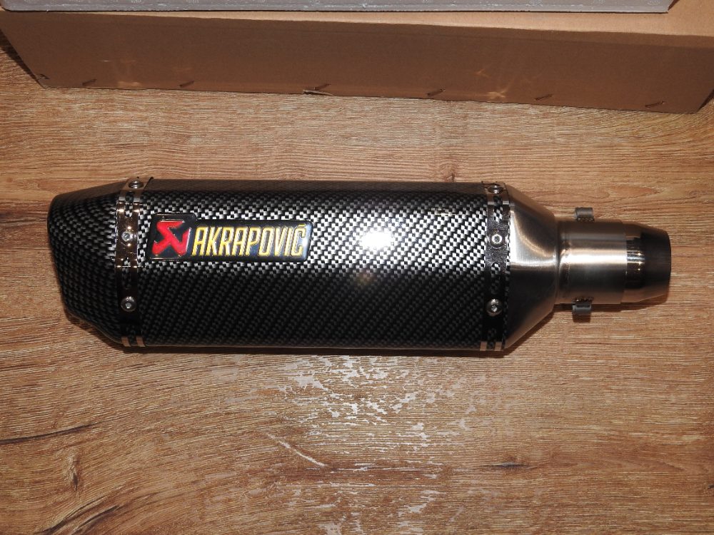 Laděný výfuk Akrapovič carbon Nový Laděný výfuk Akrapovič carbon Nový