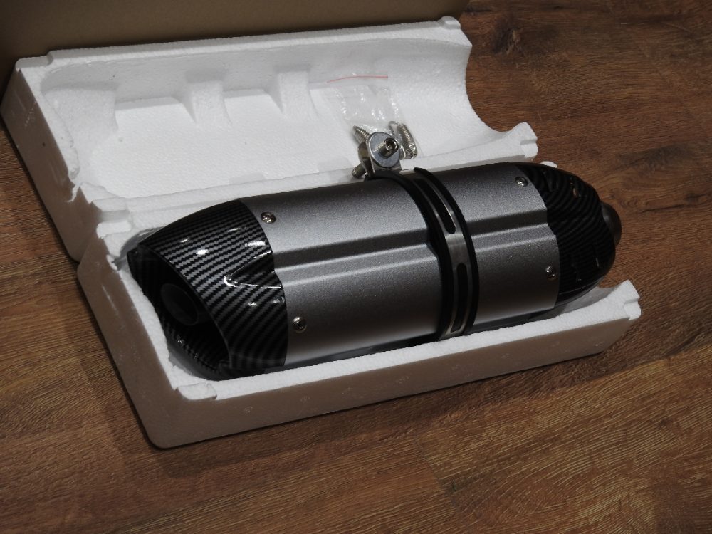 Laděný výfuk Mivv stříbrný/carbon Nový Laděný výfuk Mivv stříbrný/carbon Nový