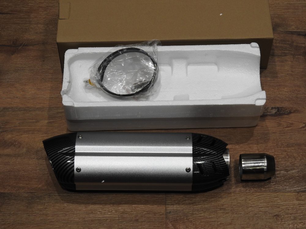 Laděný výfuk Mivv stříbrný/carbon Nový Laděný výfuk Mivv stříbrný/carbon Nový