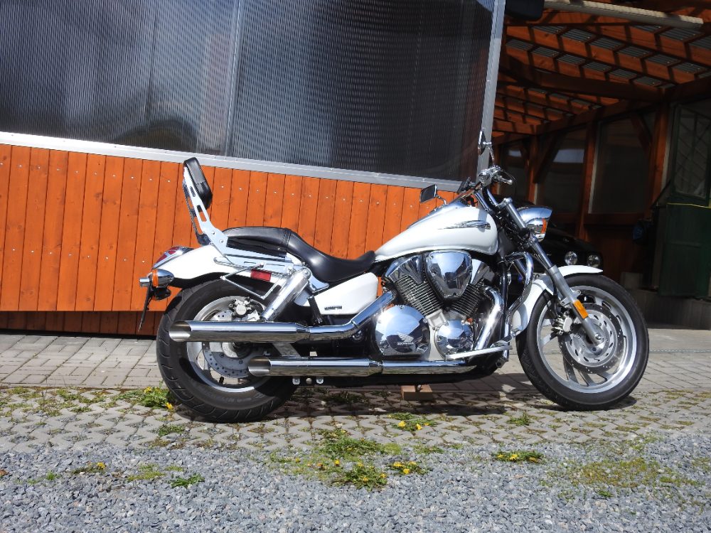 Honda Nové Nerezové Laděné Výfuky Thundering Eagle Honda Nové Nerezové Laděné Výfuky Thundering Eagle