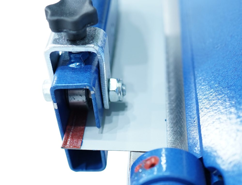 Ruční ohýbačka plechu 1400/1,2/145° Prod Masz