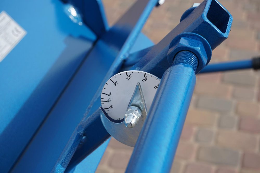 Ohýbačka na plech ZGR 2140/1,2/145° Prod-Masz 2m ohýbačka plechu Ohýbačka na plech ZGR 2140/1,2/145° Prod-Masz 2m ohýbačka plechu