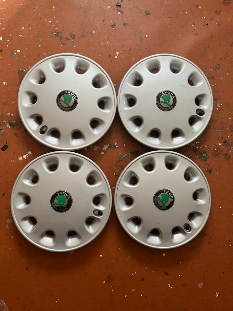 Poklice na ŠKODA FELICIA GLX - sada 4ks