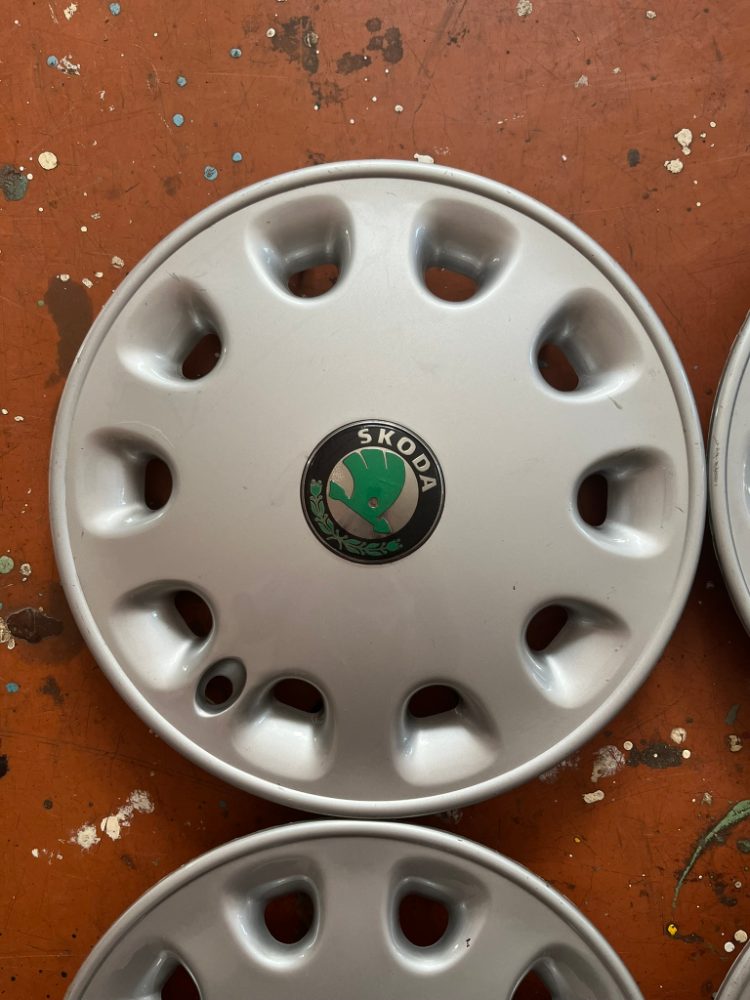 Poklice na ŠKODA FELICIA GLX - sada 4ks