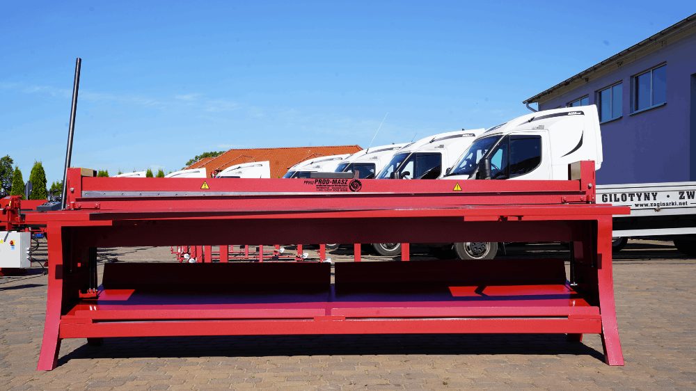 Tabulové nůžky na rezani plechu GLT 3050/1,25