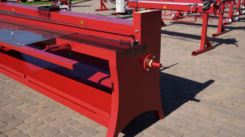 Tabulové nůžky na rezani plechu GLT 3050/1,25