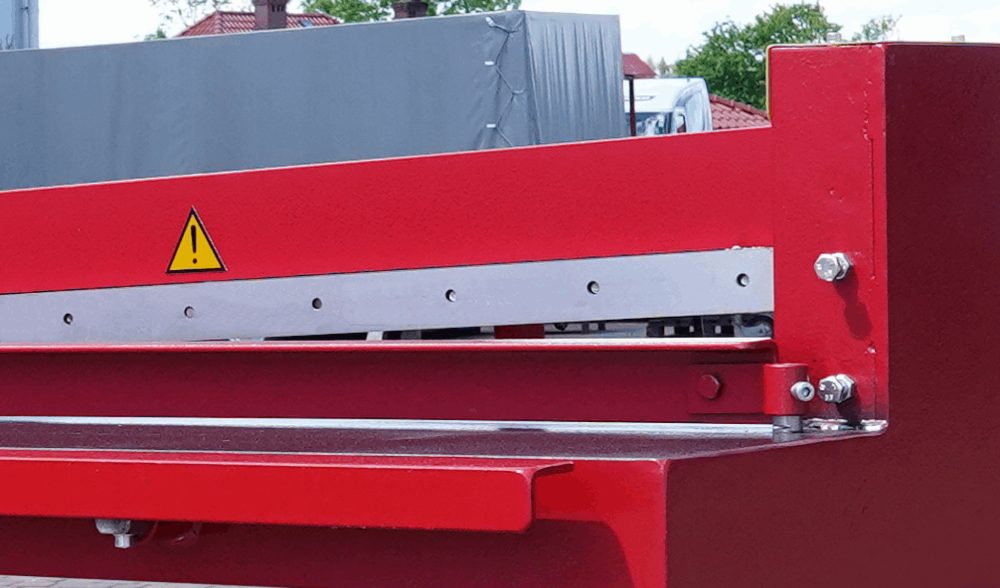 Tabulové nůžky na rezani plechu GLT 3050/1,25