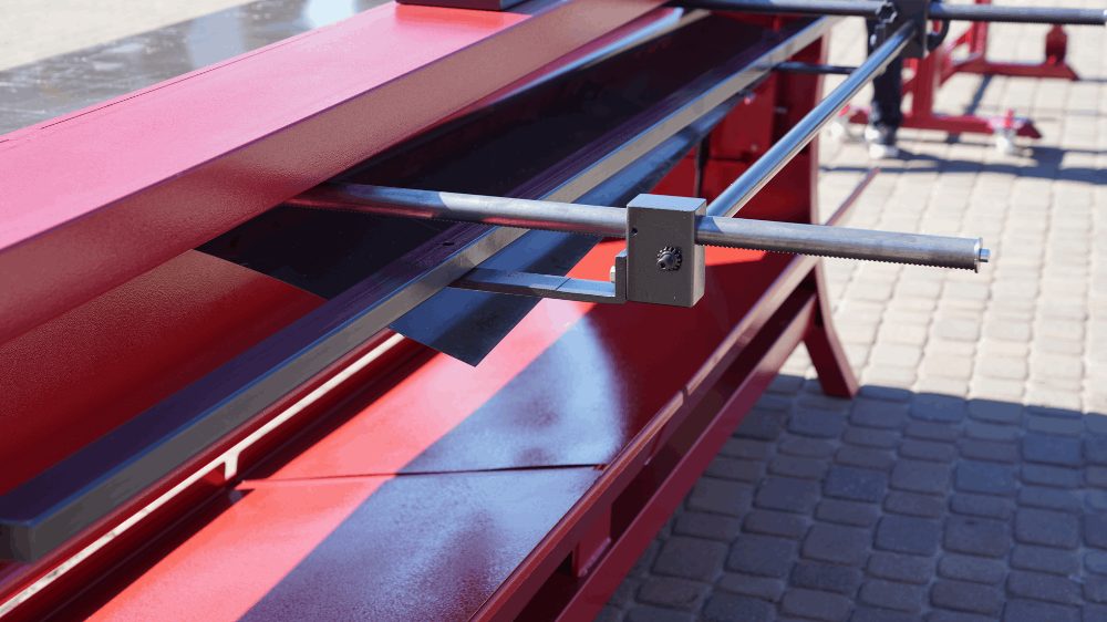 Tabulové nůžky na rezani plechu GLT 3050/1,25