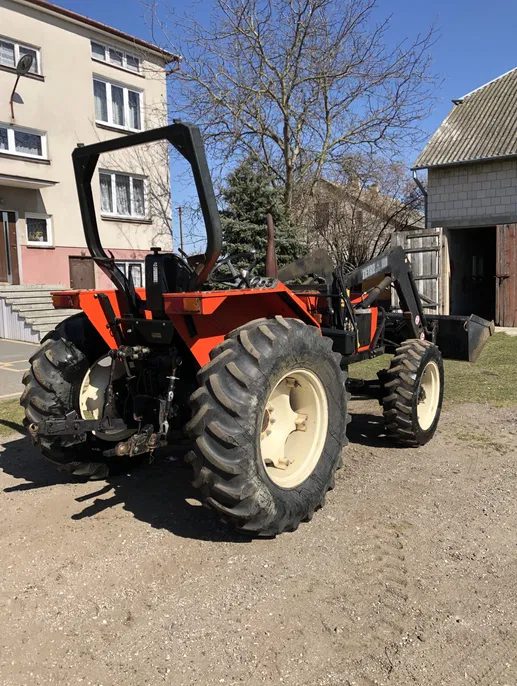 Traktor Zetor 4340 (1997) – 60 HP, originální nakladač