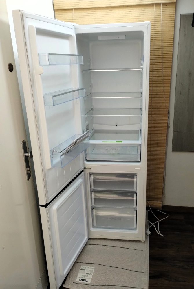 Kombinovaná chladnička s mrazničkou