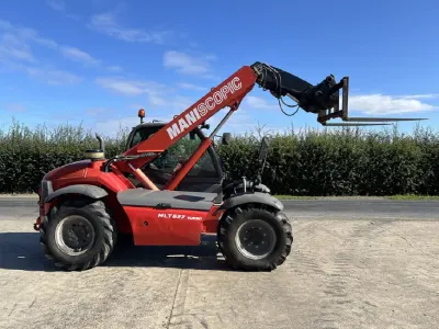 Teleskopický manipulátor manitou mlt 627