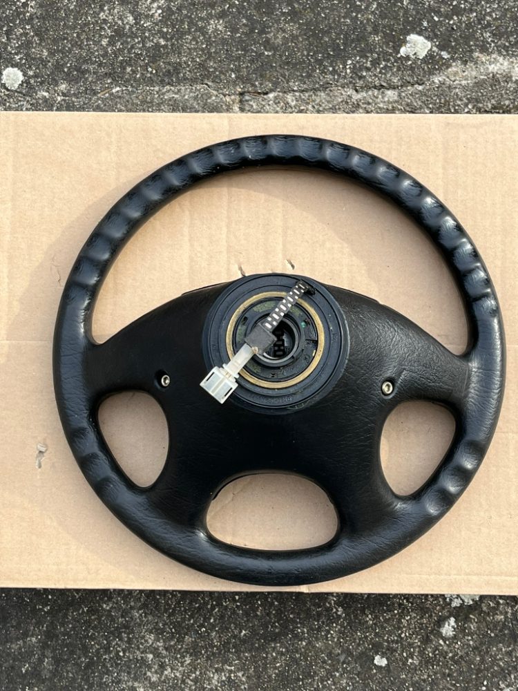 Čtyřramenný volant ŠKODA FELICIA s airbagem