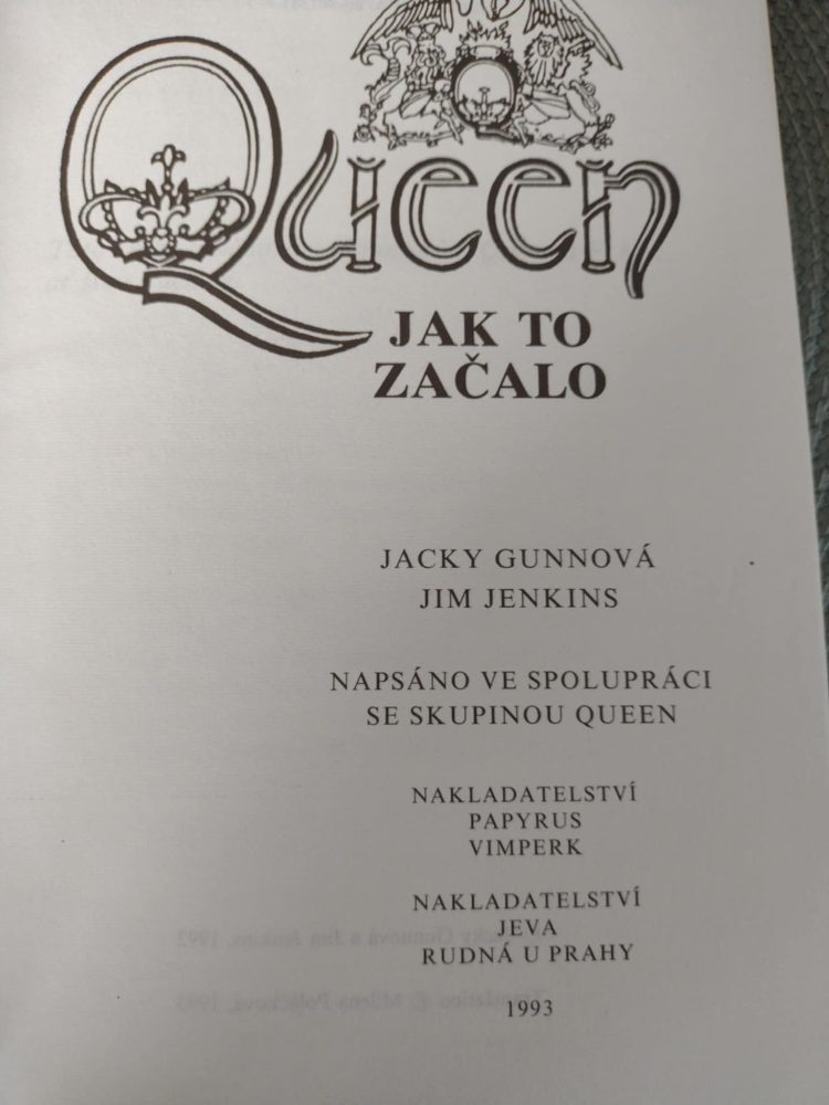 Kniha Queen - Jak to začalo