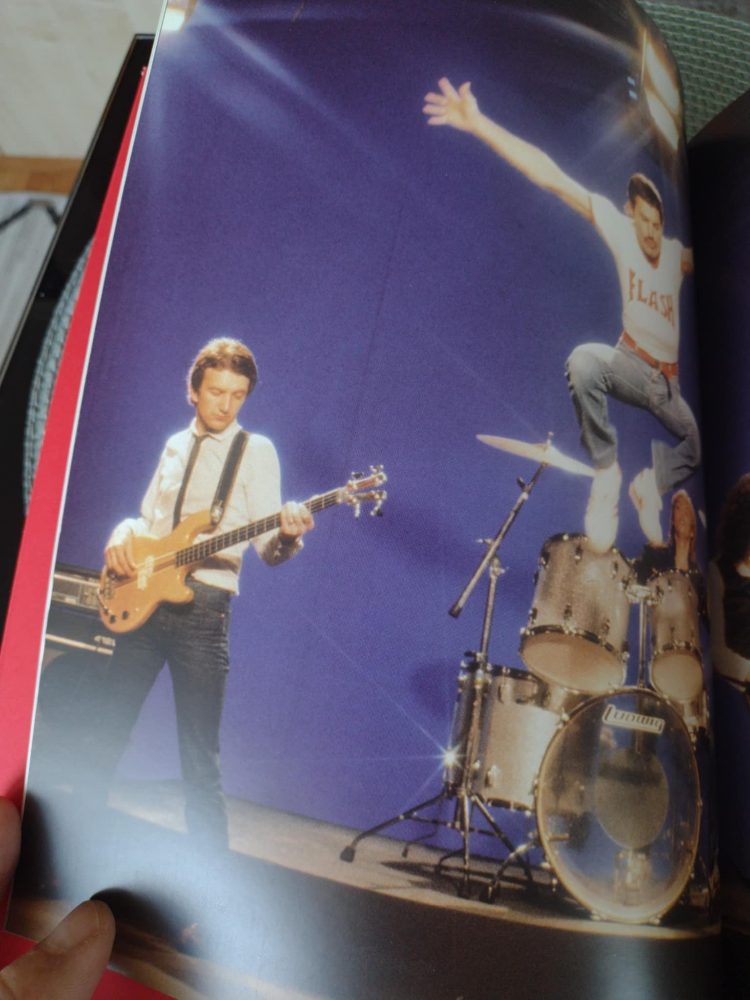 Kniha Queen - Absolute greatest Kniha Queen - Absolute greatest