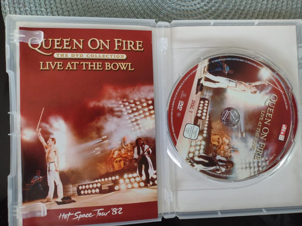 Dvoj DVD Queen - Queen on fire Koncert z Bowl