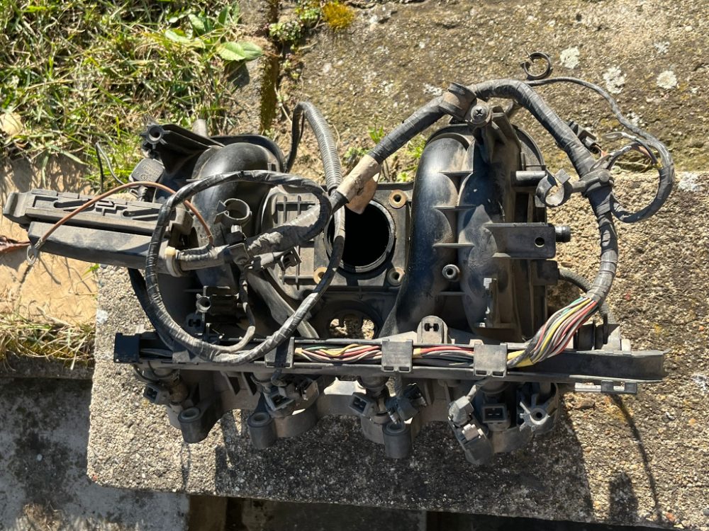 FELICIA 1.6 sací potrubí 032129711G AEE FELICIA 1.6 sací potrubí 032129711G AEE