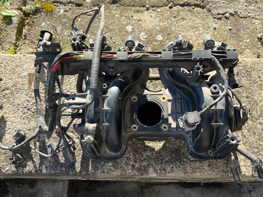 FELICIA 1.6 sací potrubí 032129711G AEE FELICIA 1.6 sací potrubí 032129711G AEE