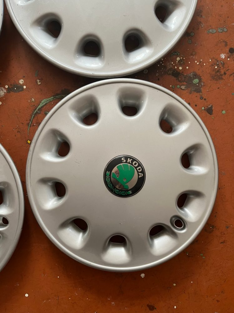 Poklice na ŠKODA FELICIA GLX - sada 4ks