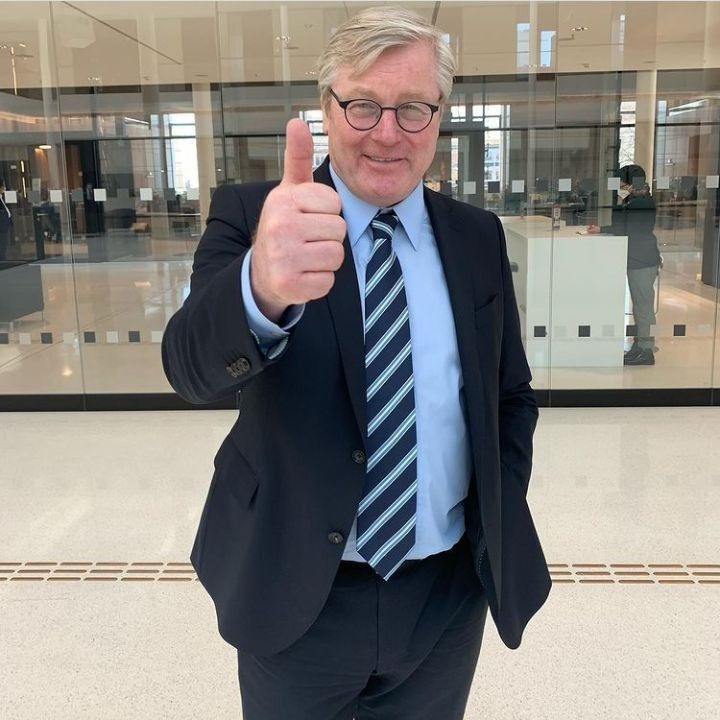 Ponuka pôžičiek a financií medzi jednotlivcami