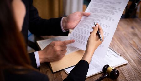 Ponuka pôžičiek a financií medzi jednotlivcami