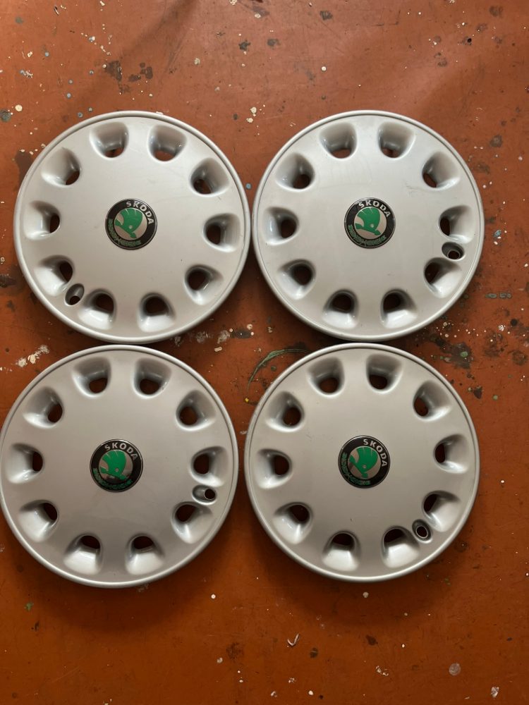 Sada poklic na ŠKODA FELICIA GLX