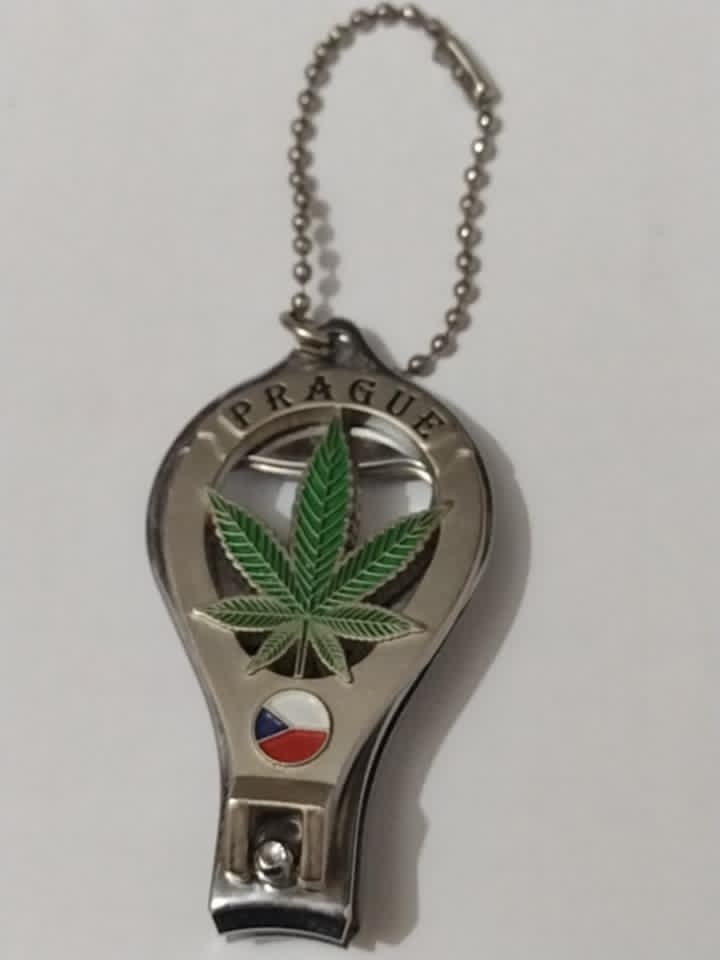 Suvenýr z Prahy zastřihovač nehtů a otvírák