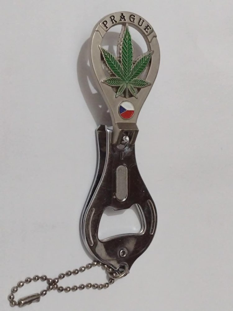 Suvenýr z Prahy zastřihovač nehtů a otvírák