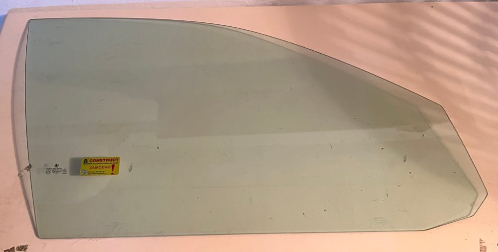 Sklo do dveří OCTAVIA tónované - sada Sklo do dveří OCTAVIA tónované - sada