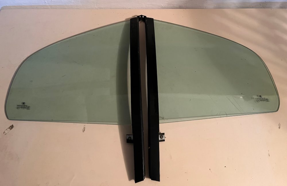 Sklo do dveří OCTAVIA tónované - sada Sklo do dveří OCTAVIA tónované - sada