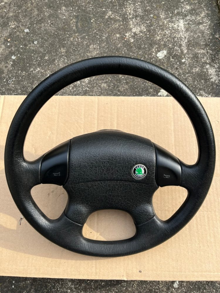 Čtyřramenný volant Škoda FELICIA