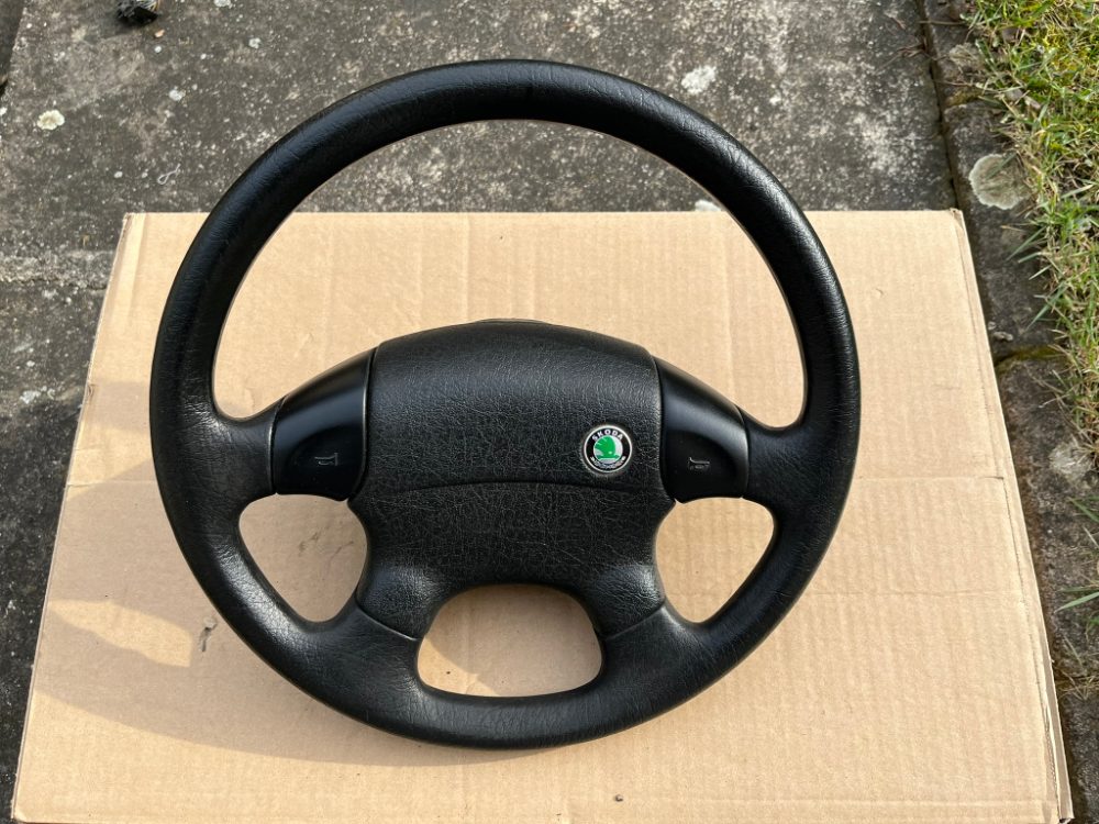 Čtyřramenný volant Škoda FELICIA