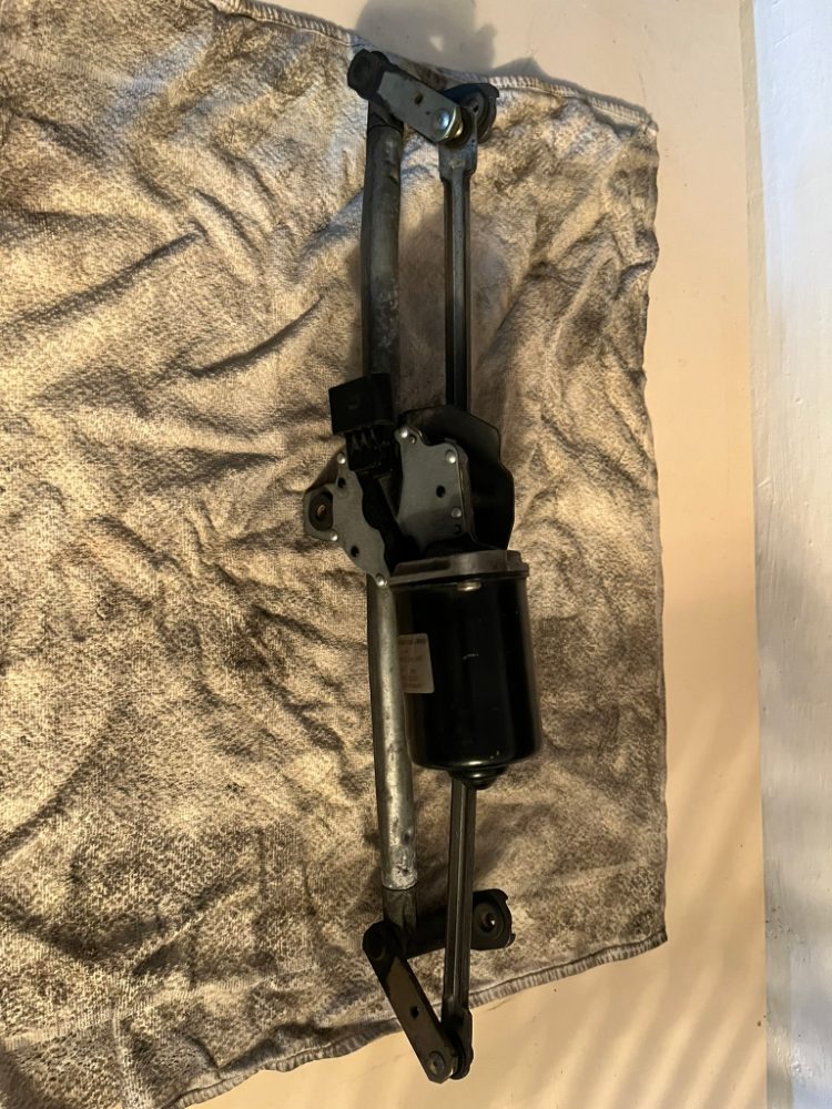 Stěrače Š OCTAVIA I./ GOLF, táhla komplet s motorkem