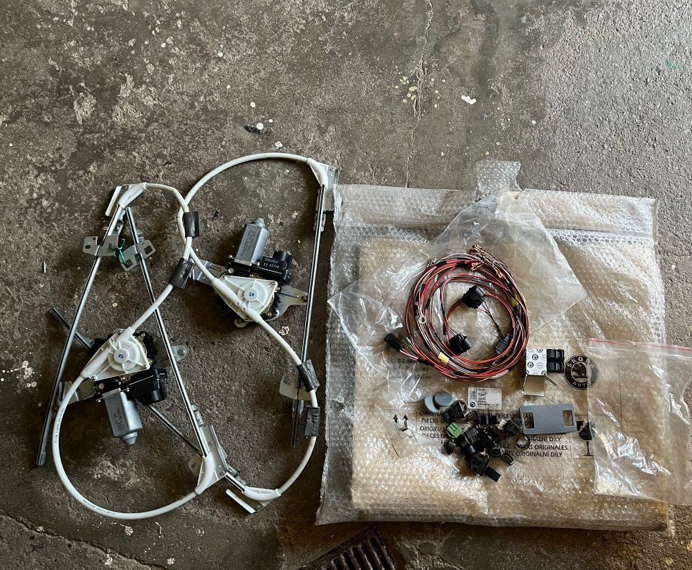 El. stahovačky oken FELICIA, nová kompletní sada