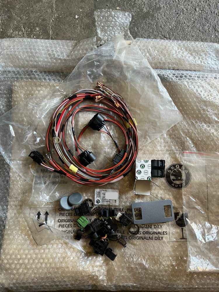 El. stahovačky oken FELICIA, nová kompletní sada El. stahovačky oken FELICIA, nová kompletní sada