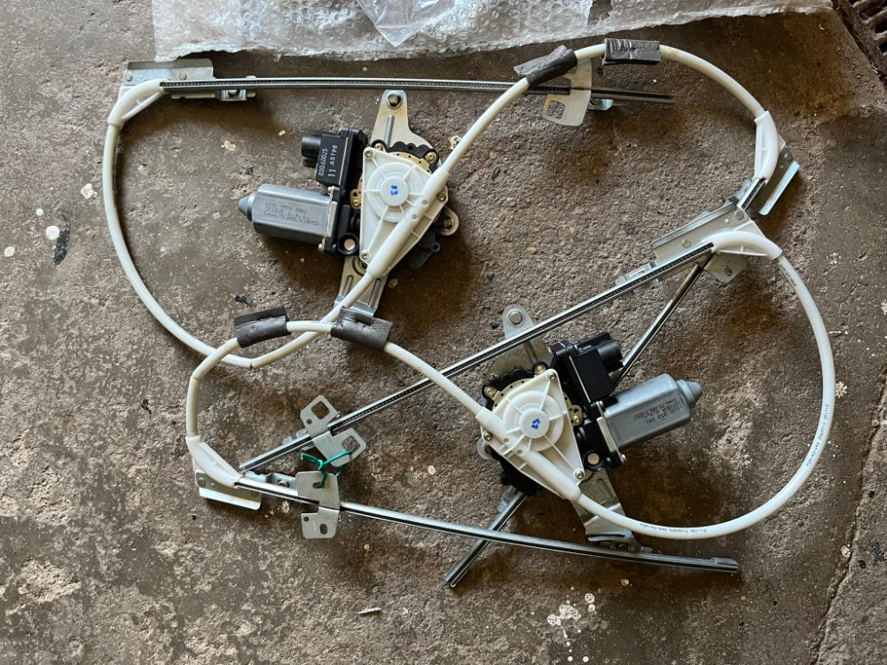 El. stahovačky oken FELICIA, nová kompletní sada El. stahovačky oken FELICIA, nová kompletní sada