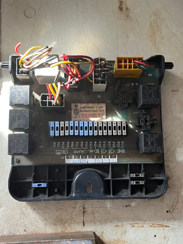 Zapalování a pojistkovka FAVORIT - FORMAN Zapalování a pojistkovka FAVORIT - FORMAN