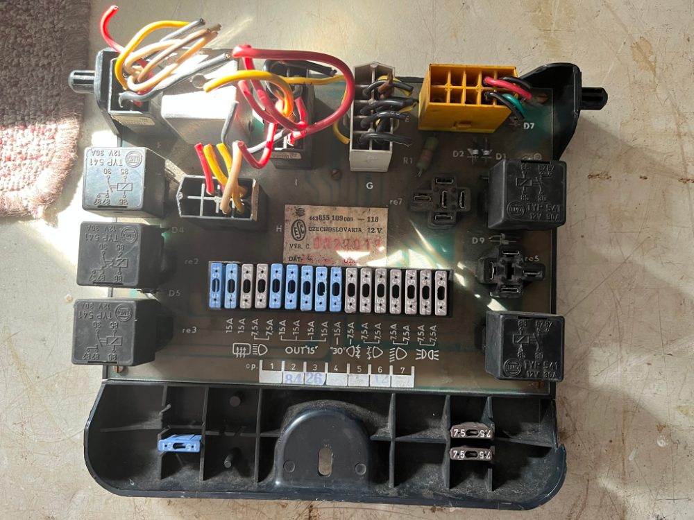 Zapalování a pojistkovka FAVORIT - FORMAN Zapalování a pojistkovka FAVORIT - FORMAN