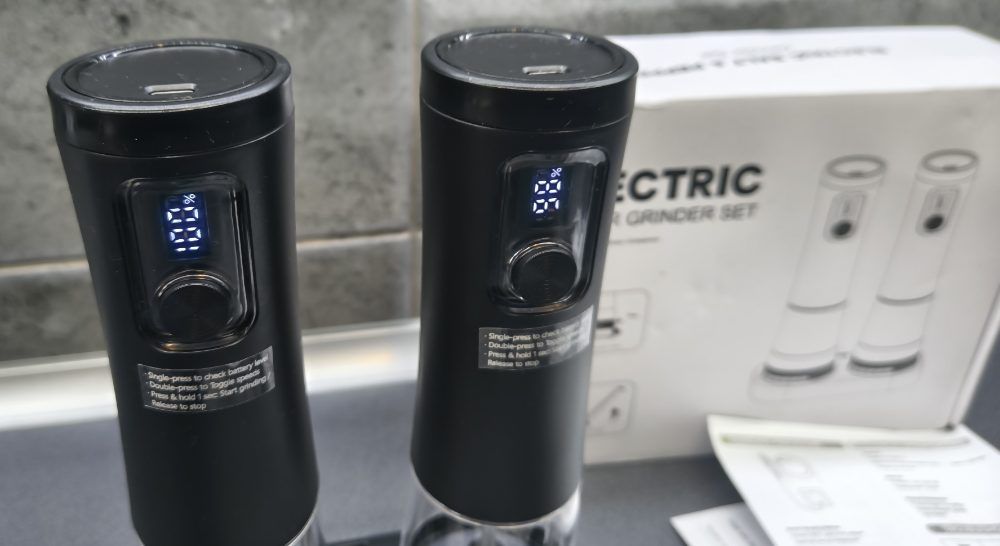Elektrický mlýnek na sůl a pepř