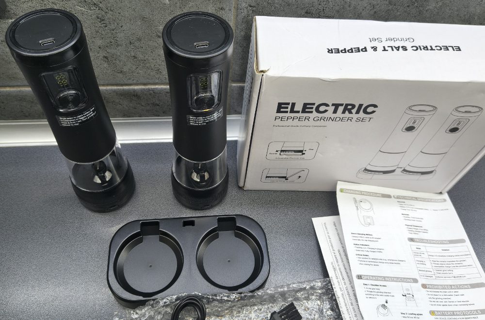 Elektrický mlýnek na sůl a pepř