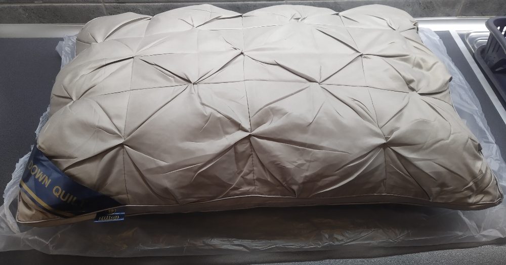 NOVÉ kvalitní polštáře, +/- 68x43 cm