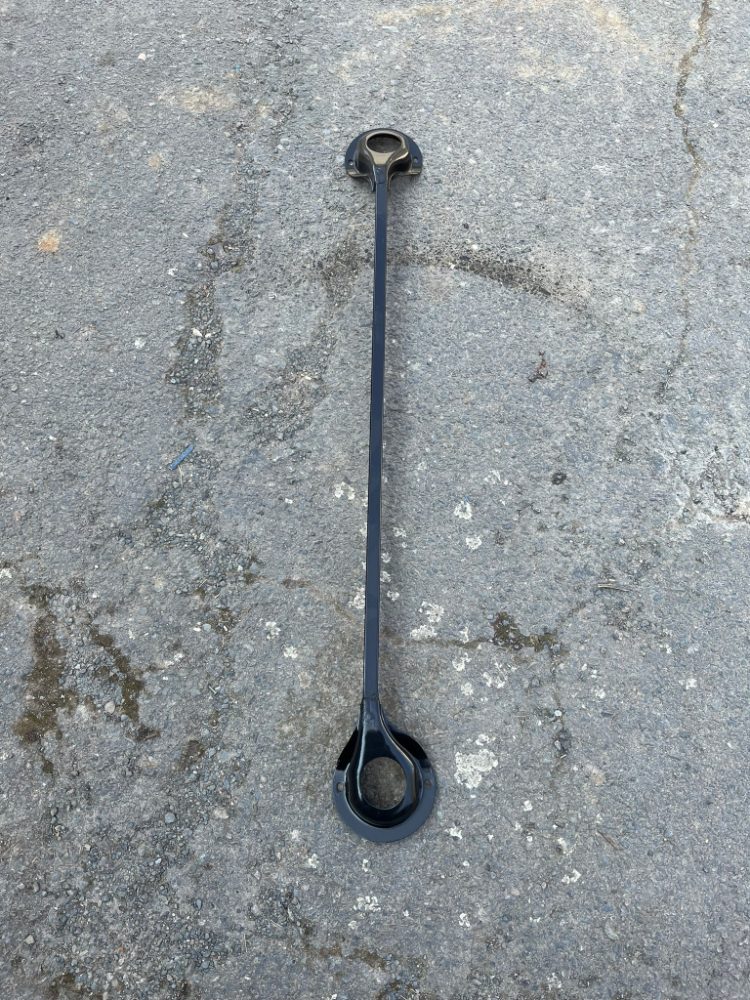 Rozpěrná tyč podběhů FELICIA