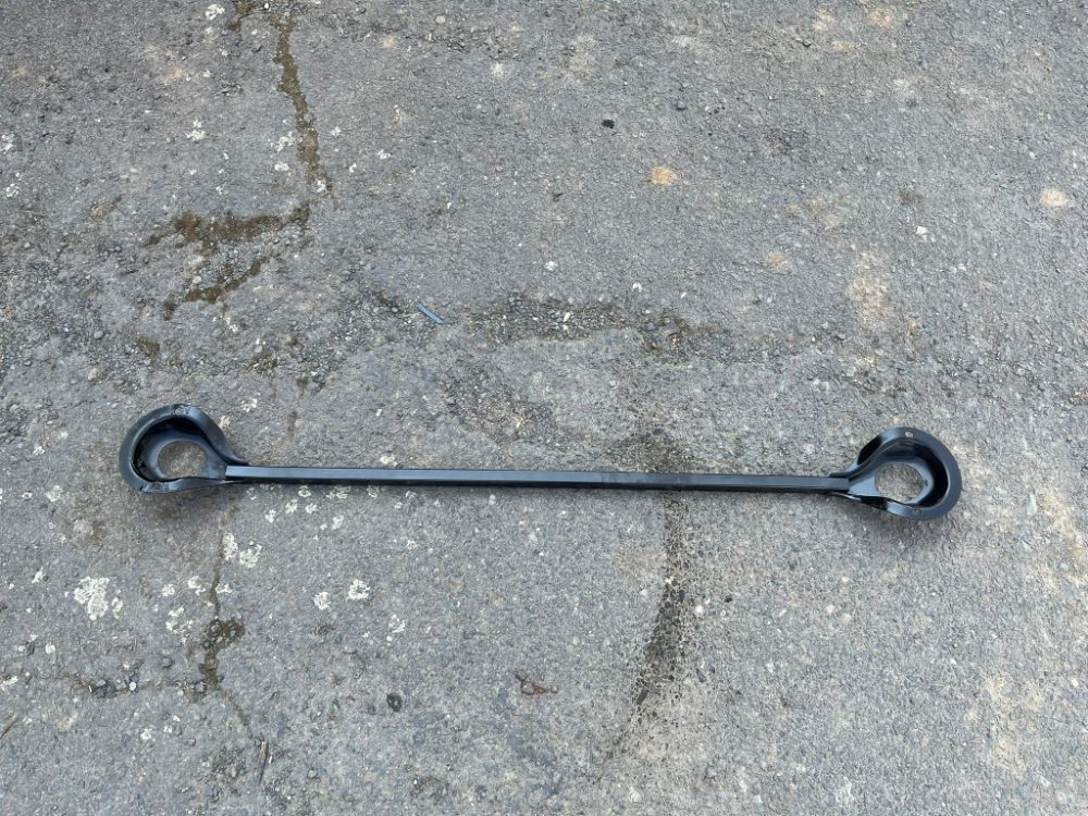 Rozpěrná tyč podběhů FELICIA