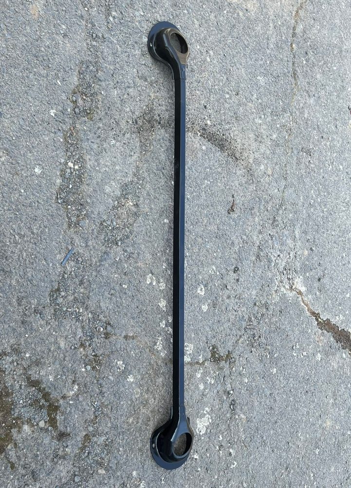 Rozpěrná tyč podběhů FELICIA