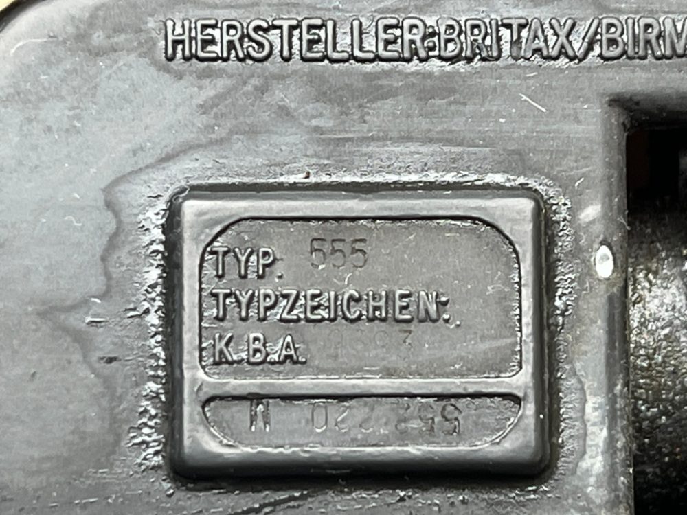 Výklopné střešní okno BRITAX