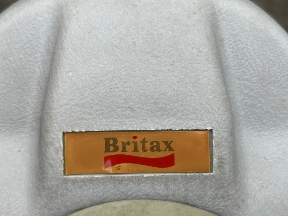 Výklopné střešní okno BRITAX