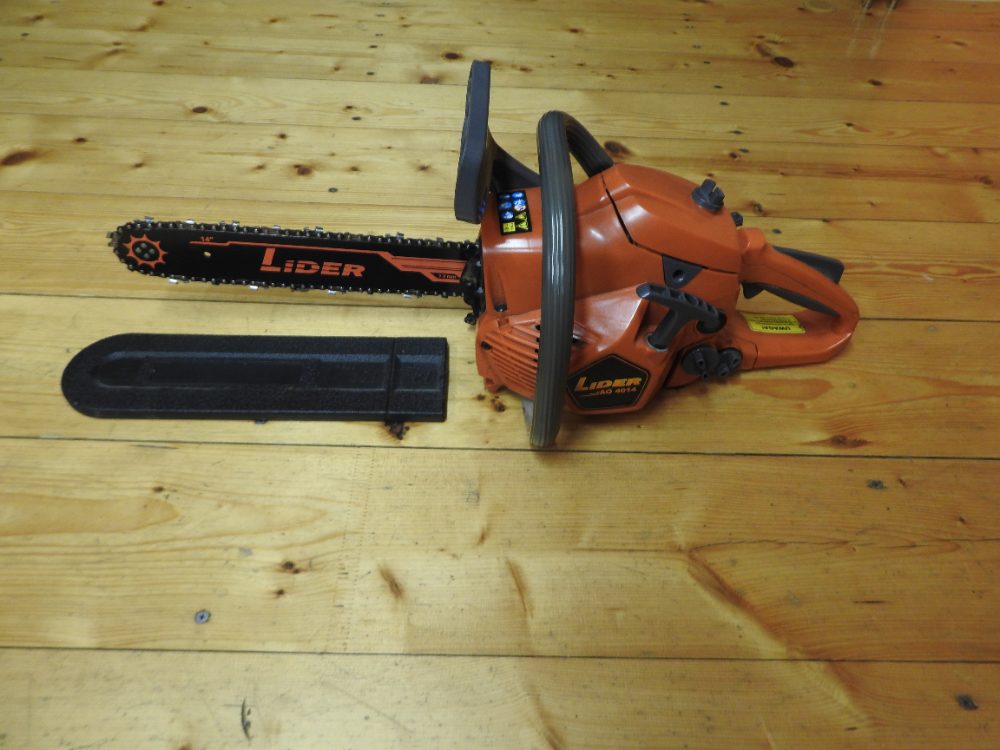 Motorová benzínová řetězová pila Lider AO 4014 Motorová benzínová řetězová pila Lider AO 4014