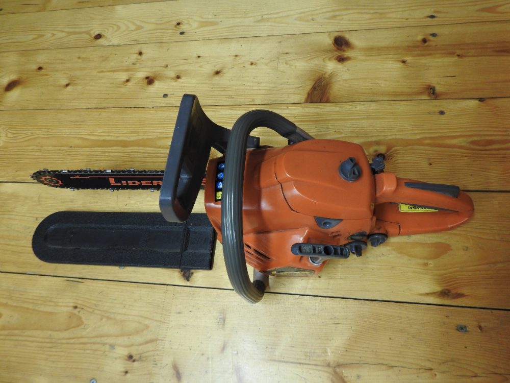 Motorová benzínová řetězová pila Lider AO 4014 Motorová benzínová řetězová pila Lider AO 4014